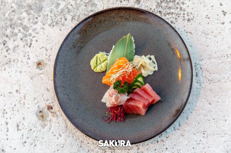  Sakura Restaurant 